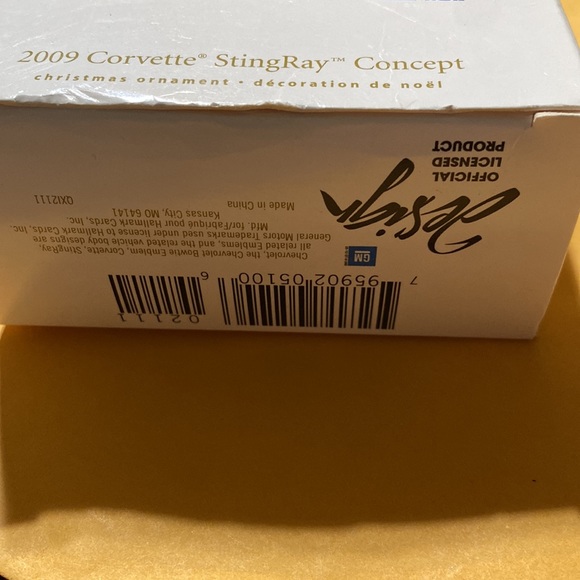 Hallmark 2009 corvette stingray GM ornament - Picture 7 of 10